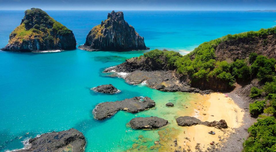 7-Hour Island Adventure: Fernando de Noronha Ilhatour - Praia do Sancho: the cliff-beach highlight that people talk about
