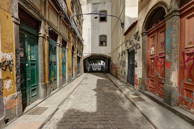 8-Hour Private Guided Tour in Rio de Janeiro - How the 9:00 am pickup and private A/C vehicle sets the tone