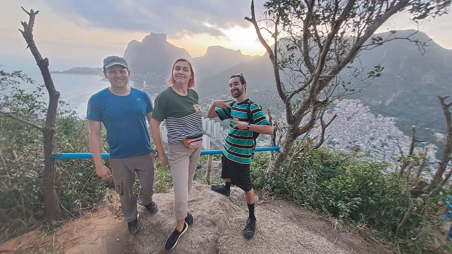 AVenturismo 2 Irmãos hill + Vidigal Favela - What to Bring for This Medium-Level, Uneven Hike