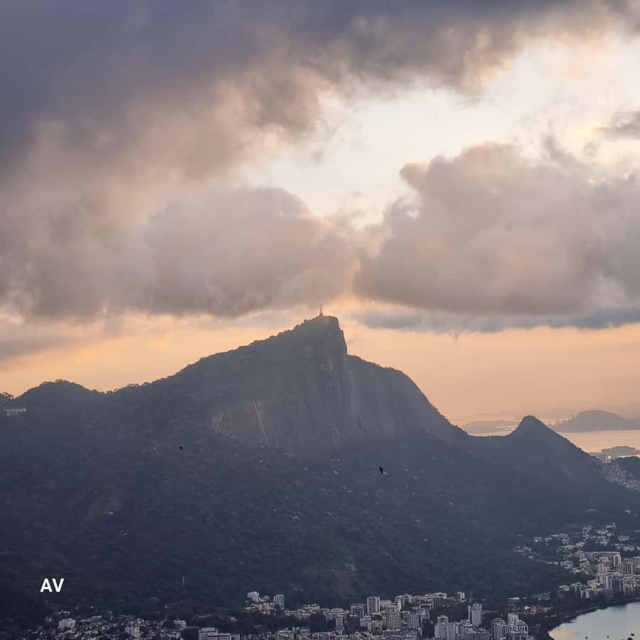 AVenturismo 2 Irmãos hill + Vidigal Favela - Price and Time: Does $48 Actually Make Sense for 4 Hours?