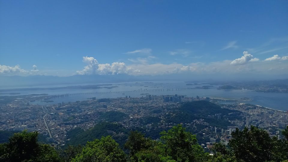 AVenturismo Christ Redeemer - The guides matter: history, viewpoints, and why Rafael gets named