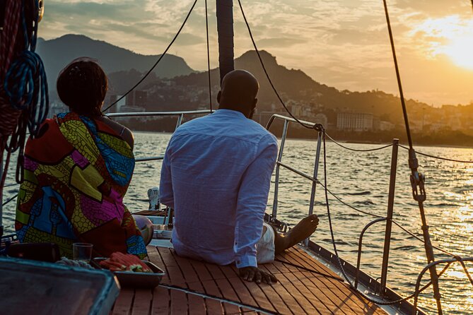 Brunch & Sunset Cruise with Capirinha in Rio - The Guanabara Bay Loop: Christ, Sugar Loaf, and Forts From Water Level