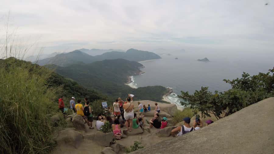 Discover Pedra do Telégrafo: Scenic Hike with Expert Guide - Reaching the rock: how the optical illusion photo works