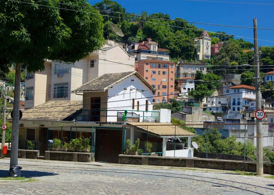 Explore Santa Teresa: Walking Tour - Walking the hillside streets: mansions and art you can actually spot