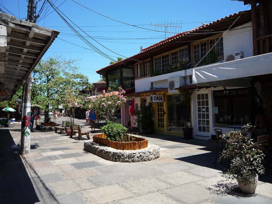From Rio: Búzios with Boat Tour and Lunch - Lunch and Downtown Free Time on Rua das Pedras