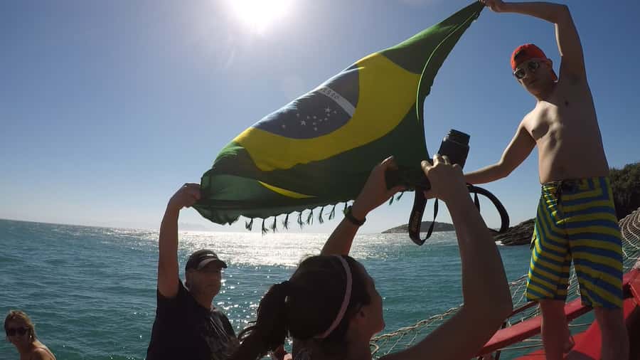 From Rio de Janeiro: Búzios Full-Day Boat Tour - Rua das Pedras Time: Souvenirs, People-Watching, and Easy Browsing
