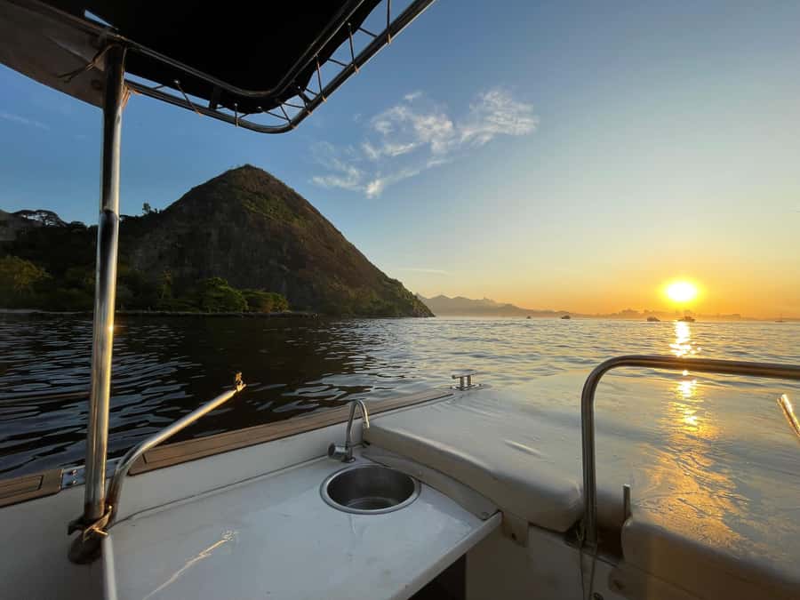 From Rio de Janeiro: Private Speedboat Tour - Captain Wellington and organizer Flavia: what makes the experience feel smooth