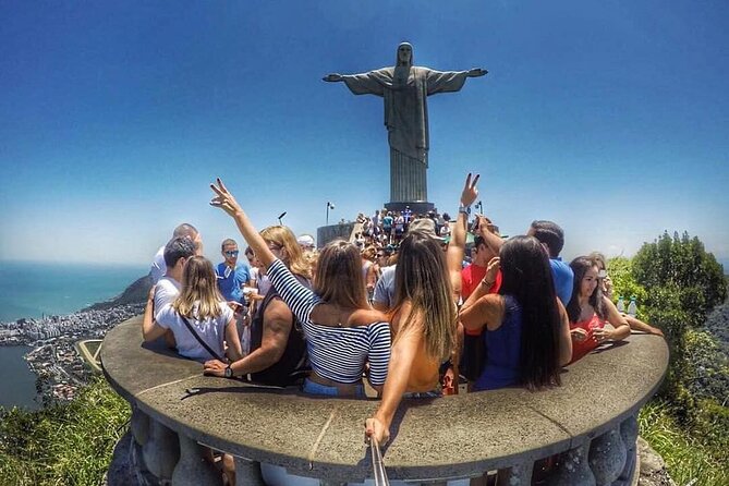 Full Day Tour of Rio de Janeiro with Lunch - Sambódromo photos and Carnival-style costumes