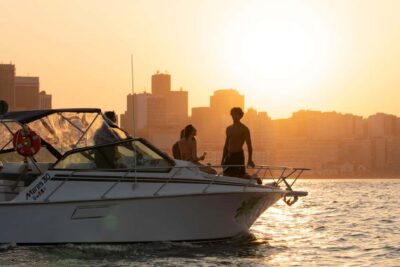 Glória: Sunset Speedboat Cruise with Drinks and Snacks - Starting at Marina da Glória: Where the Cruise Begins