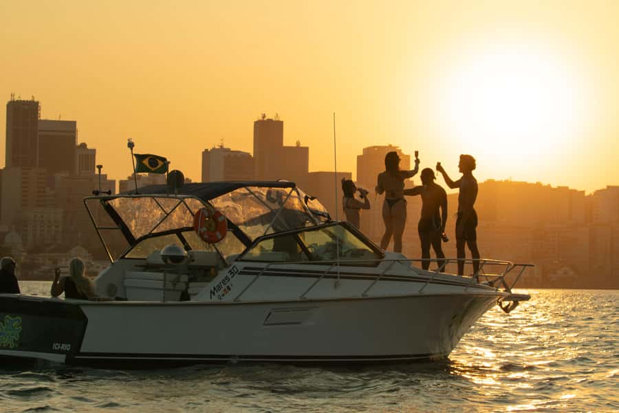 Glória: Sunset Speedboat Cruise with Drinks and Snacks - Adão and Eva Beach Swim: The Best Part, With One Real-World Caution