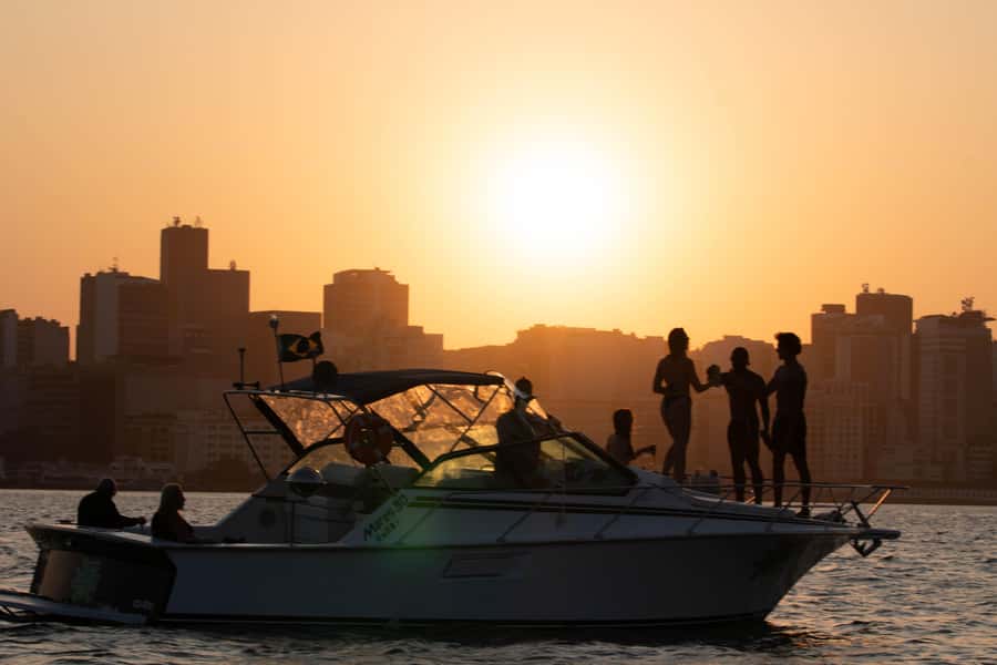 Glória: Sunset Speedboat Cruise with Drinks and Snacks - Who This Cruise Suits (and Who Should Skip It)