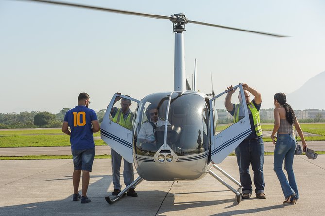 Helicopter Ride in Rio de Janeiro - 30 Minutes by Comandante Nobre - Rocinha and Vidigal from the air: how to approach it respectfully