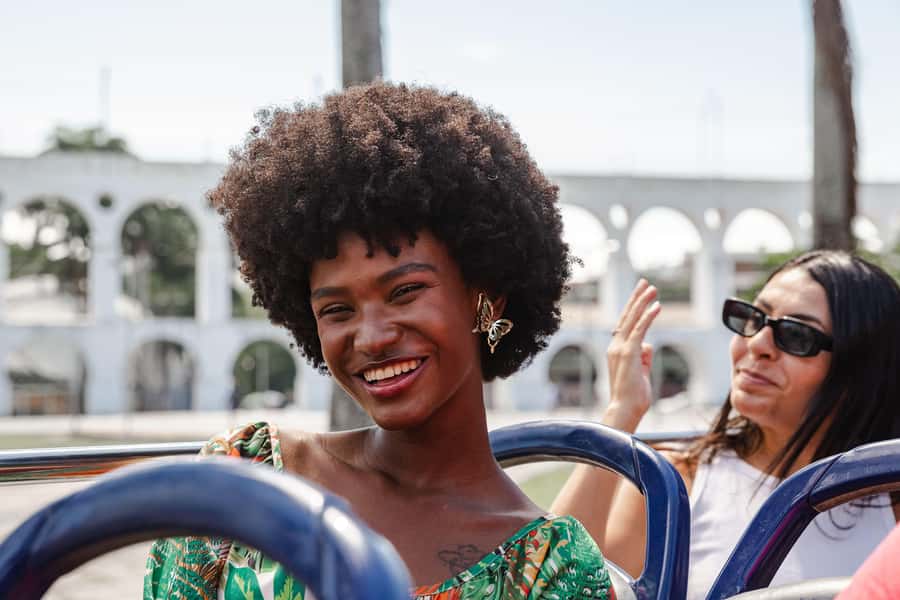 Hop-ON Hop-OFF Sightseeing Bus in Rio de Janeiro - Rio Samba Bus - South Zone warm-up: Copacabana and Aterro do Flamengo views