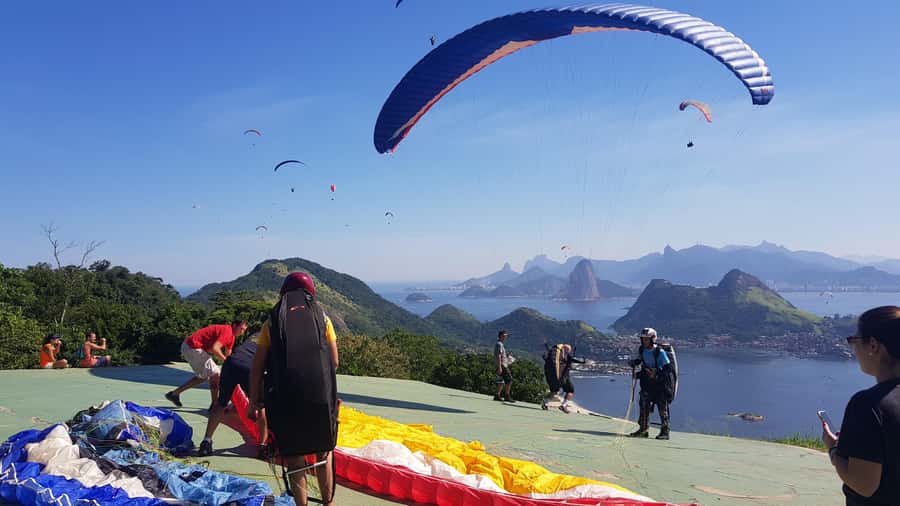 Niterói: Paragliding Experience with GoPro Photos and Video - Finding Pepê Parapente at Parque da Cidade (and Getting Ready Fast)