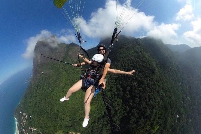 Paragliding in Rio de Janeiro - Pedra da Gávea glide: where the thrill shows up