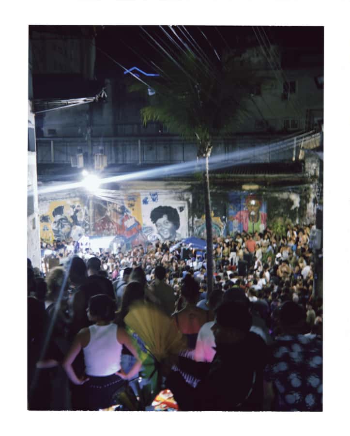 Pedra do Sal: Live Samba Night with Local Guide & Drink - Stop 3: Live Samba Night Where People Actually Gather