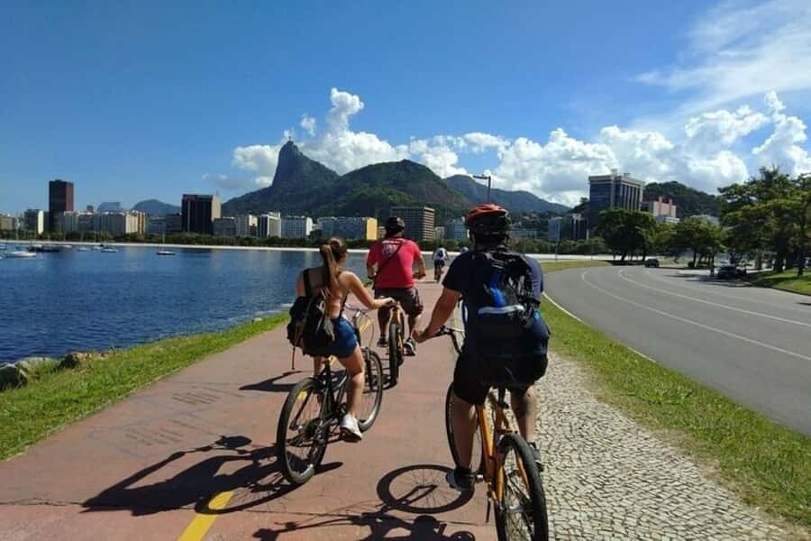 Rio Bike Tour – Discover the Beaches and Lagoon - Copacabana Beach start: the energy you can feel on a bike