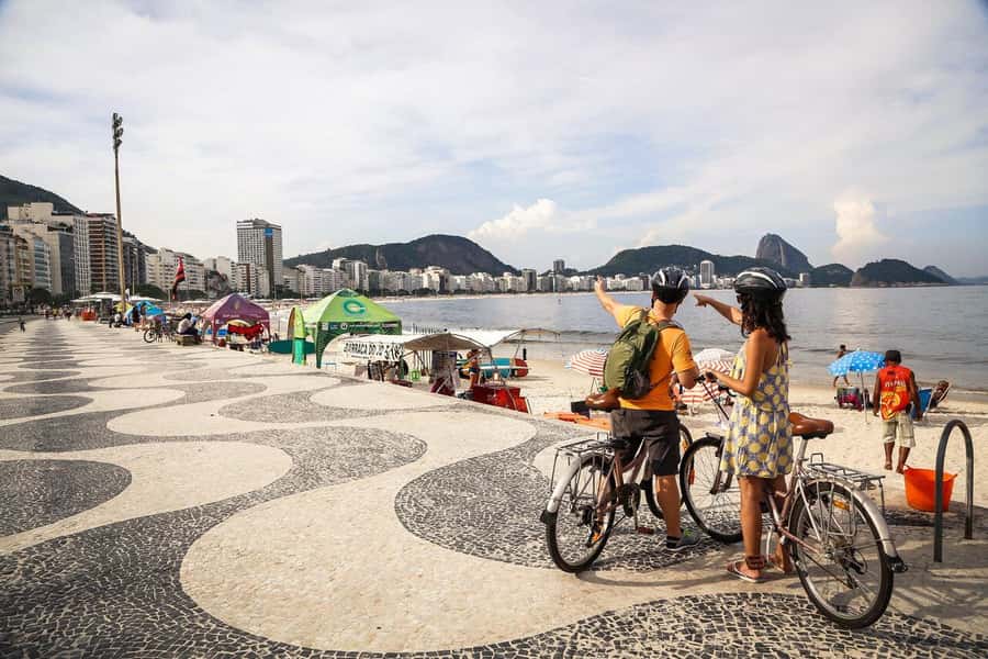 Rio Bike Tour – Discover the Beaches and Lagoon - Ipanema and Leblon: from lively sand to chic streets