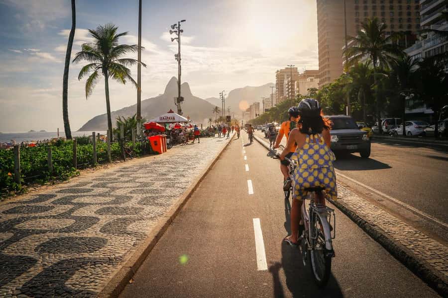 Rio Bike Tour – Discover the Beaches and Lagoon - Leblon viewpoint + coconut water: a small stop with big payoff