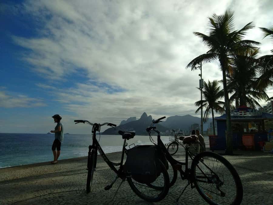Rio Bike Tour – Discover the Beaches and Lagoon - Rodrigo de Freitas Lagoon: where the pace finally cools