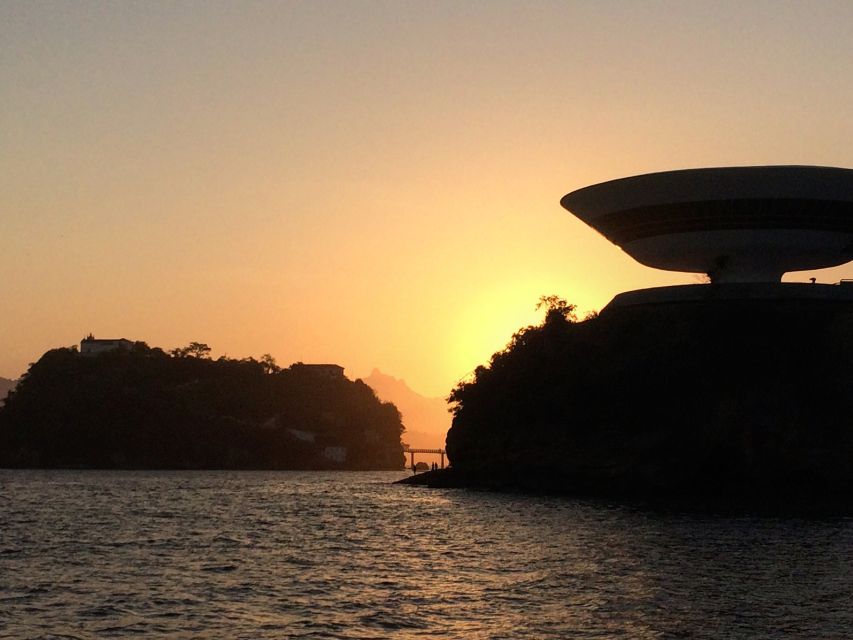 Rio: Boat Tour of Guanabara Bay - MAC Museum in Niterói: Oscar Niemeyer’s Disc-Shaped Statement