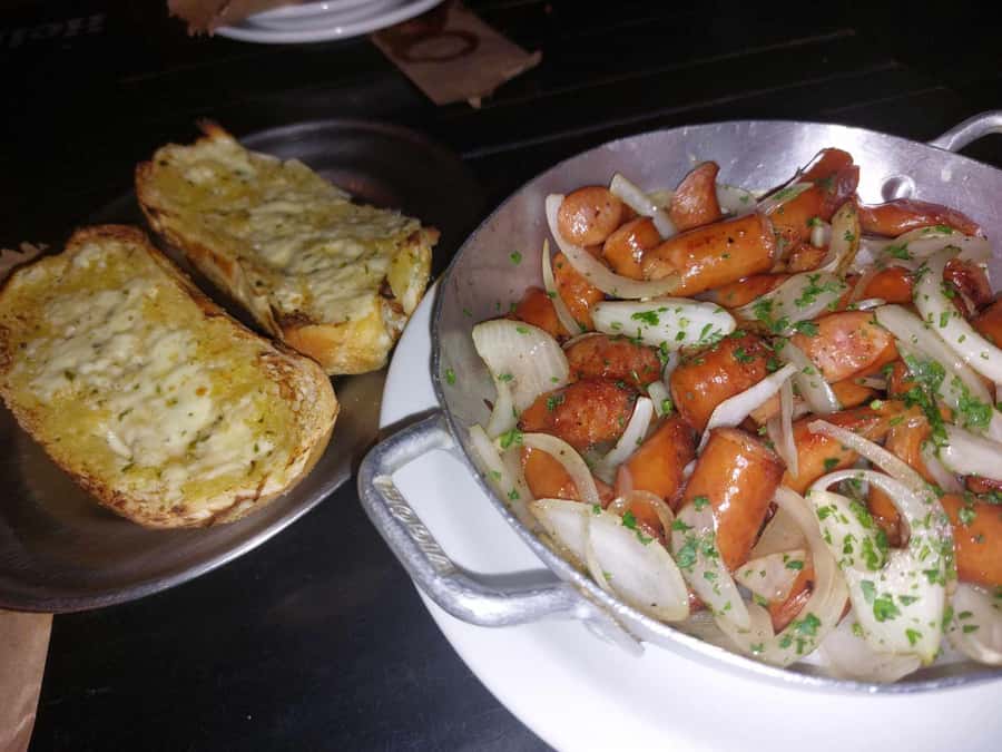 Rio de Janeiro: Barra da Tijuca Walk & Food Tour with Drinks - Avenue Olegário Maciel: The Food Crawl That Actually Has Options
