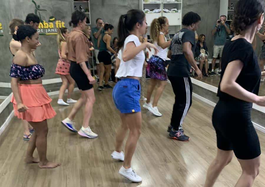 Rio de Janeiro: Beginner Samba Lesson in Ipanema - Why an Ipanema Samba Lesson Works So Well for Beginners