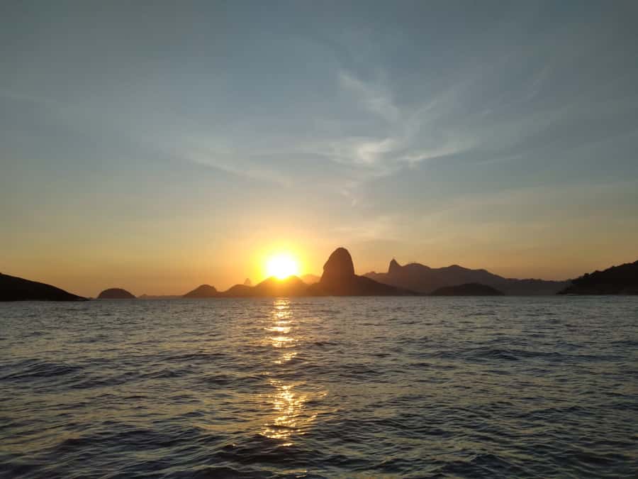 Rio de Janeiro: Boat Tour - Sunset with Beer - Passing Santos Dumont Airport: the final “Rio from the water” push