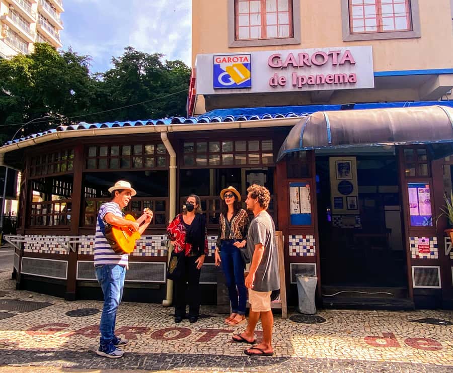 Rio de Janeiro: Bossa Nova Walking Tour with Guide - Av. Atlântica and Scenic Views: The Ocean Setting Matters