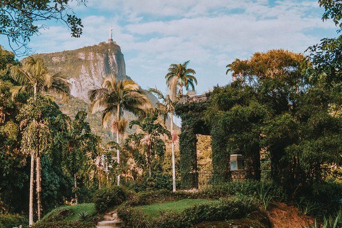 Rio de Janeiro Botanical Garden & Tijuca Forest Tour - Hotel pickup in Copacabana, Ipanema, and Leblon: getting on the road fast