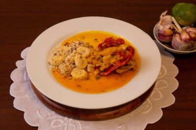 Rio de Janeiro: Brazilian Cooking Class with Hotel Pickup - Choosing feijoada or seafood moqueca: your meal’s main character