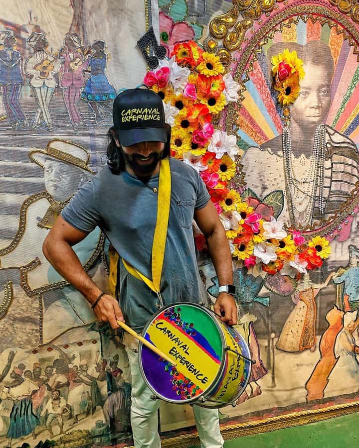 Rio de Janeiro: Carnaval Backstage Tour and Samba Class - Welcome caipirinha: a quick, local reset before the samba class
