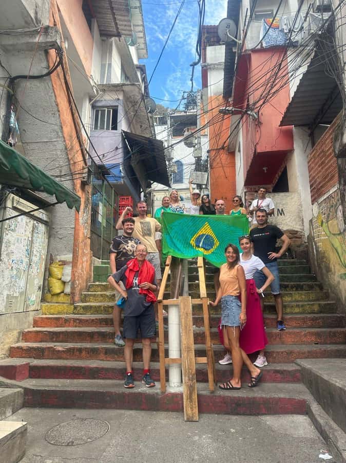 Rio de Janeiro: Favela Santa Marta Top Tour with Local Guide - Shopping time in the favela: how to keep it respectful