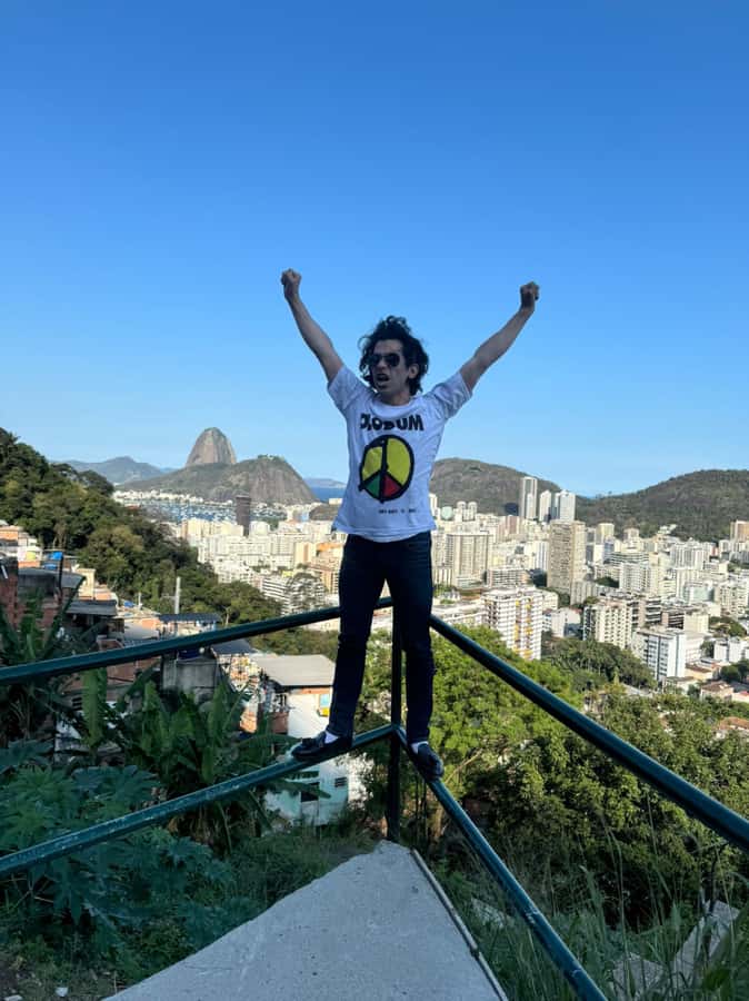 Rio de Janeiro: Favela Santa Marta Top Tour with Local Guide - The start at Praça Corumbá and why the timing matters