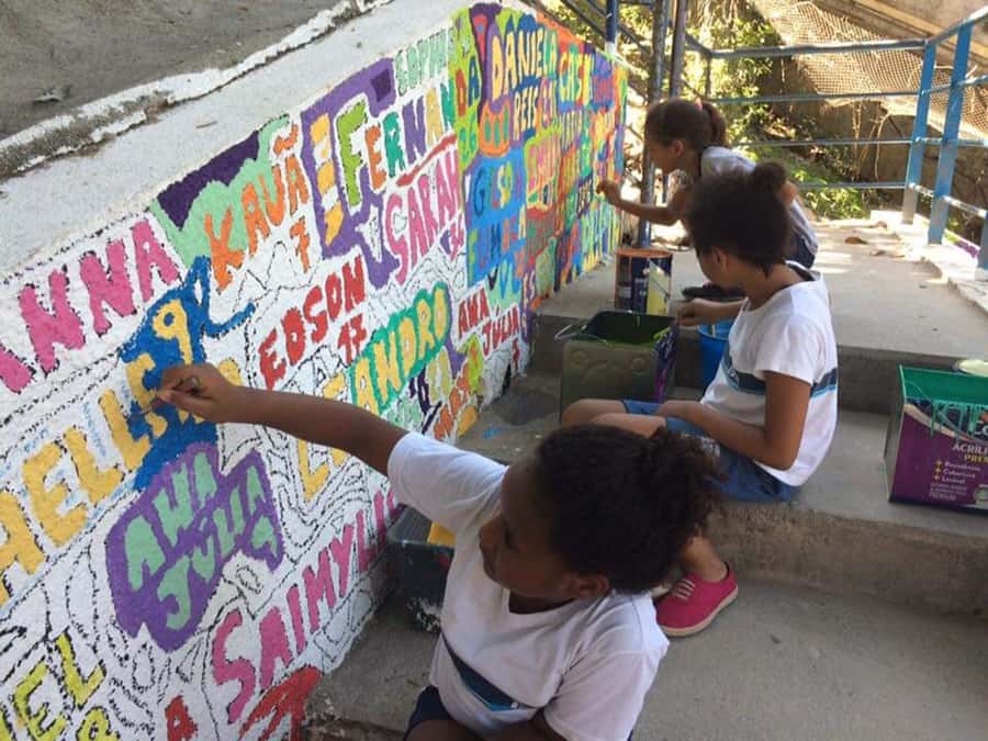 Rio de Janeiro: Favela Santa Marta Tour with Resident Guide - Where you meet and how the pacing works (R. São Clemente)