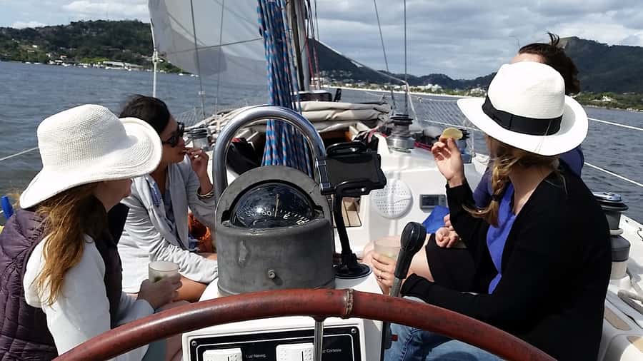 Rio de Janeiro: Guanabara Bay Sunset Sailing Tour & Drinks - Who this sail tour fits best (and who should skip)