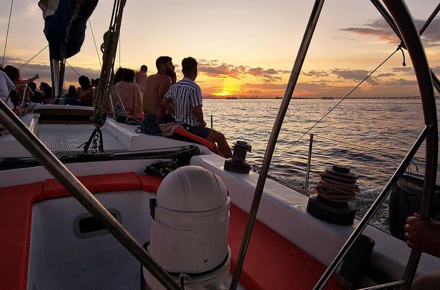 Rio de Janeiro: Guanabara Bay Sunset Sailing Tour & Drinks - Drinks onboard: caipirinhas, snacks, and staying in control
