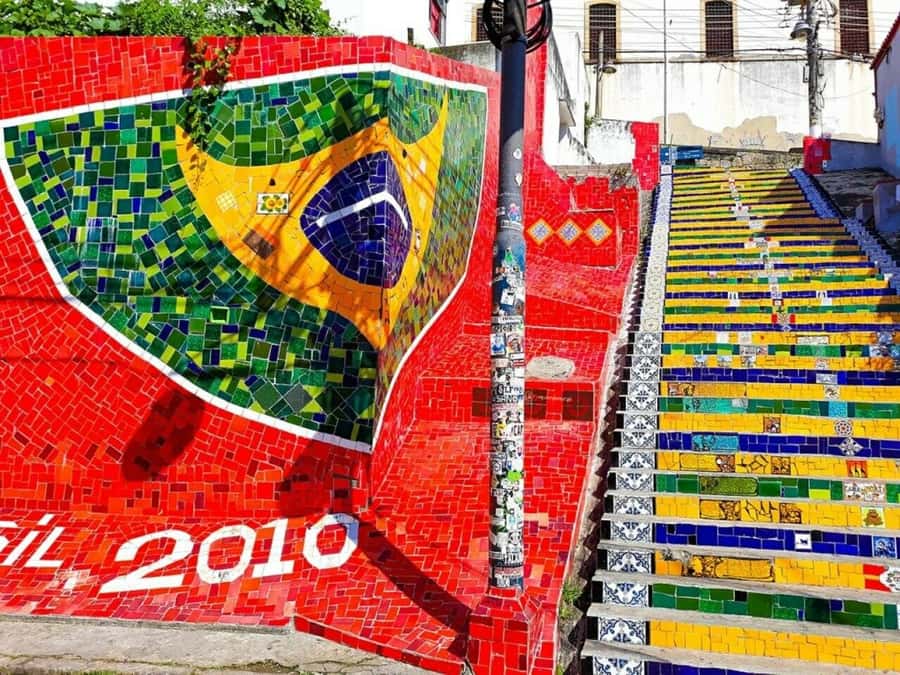 Rio de Janeiro: Half-Day Christ the Redeemer and City Tour - The statue top, then straight into Rio’s football-and-Carnival mood