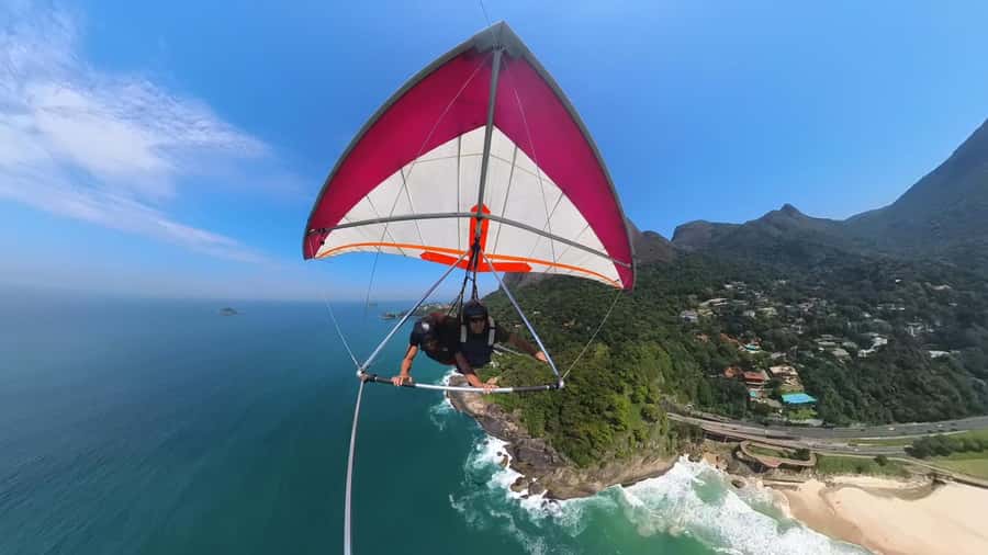 Rio de Janeiro: Hang Gliding or Paragliding Experience - From São Conrado to the Sky: why Pedra Bonita matters