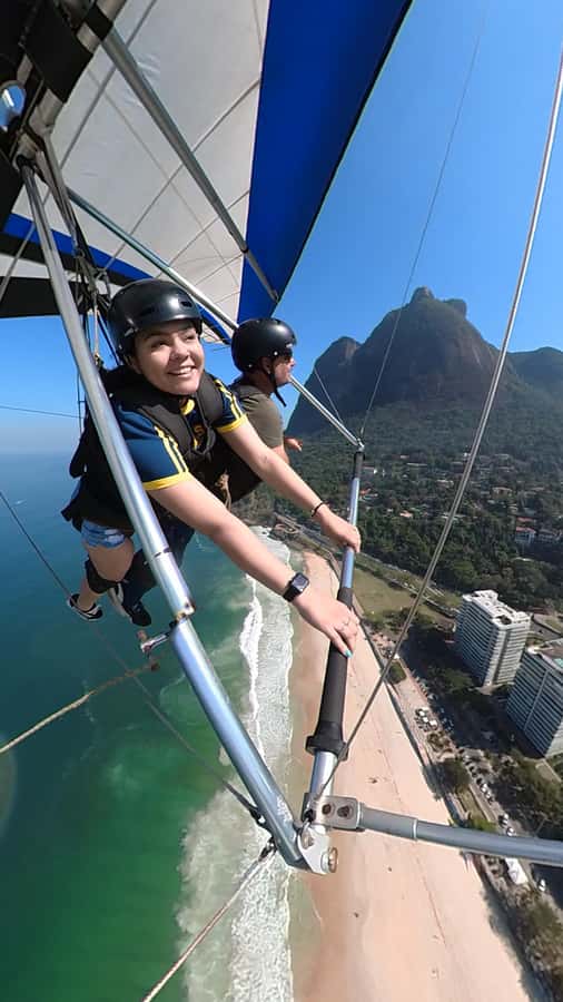 Rio de Janeiro: Hang Gliding or Paragliding Flights - Safety and pilot experience: the real reason this flight feels calm