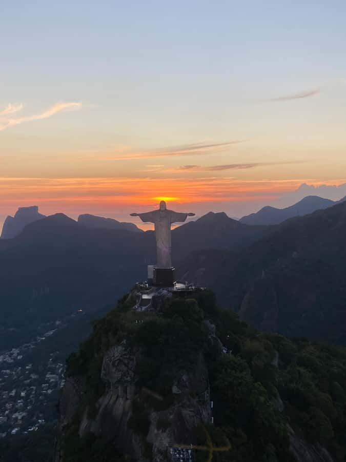 Rio De Janeiro Helicopter Flight Tour - Safety basics and the 115 kg per-seat limit