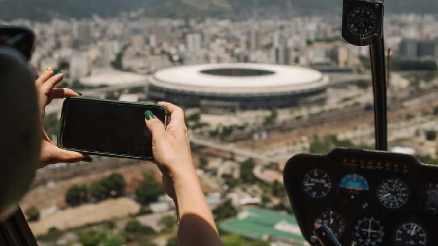 Rio de Janeiro: Helicopter Tour - What the pilot and crew do during the flight