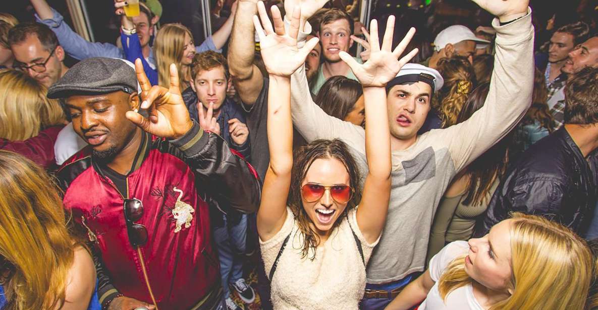Rio de Janeiro: Late Night Boat Party with DJ and Dancing - Why this Rio night boat party works so well