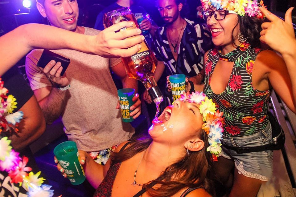 Rio de Janeiro: Late Night Boat Party with DJ and Dancing - Food, drinks, and planning your own budget