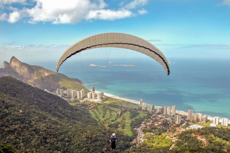 Rio de Janeiro: Paragliding Tandem Flight - First Steps: Where You Meet and How the Day Flows