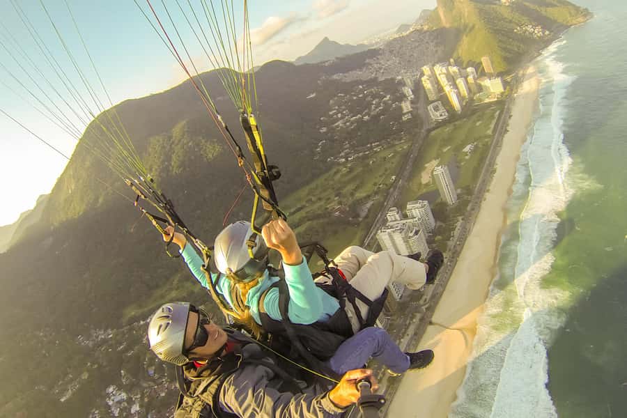 Rio de Janeiro: Paragliding Tandem Flight - Safety Briefing: Tandem Pilots, Harness Setup, and What You Actually Need to Do