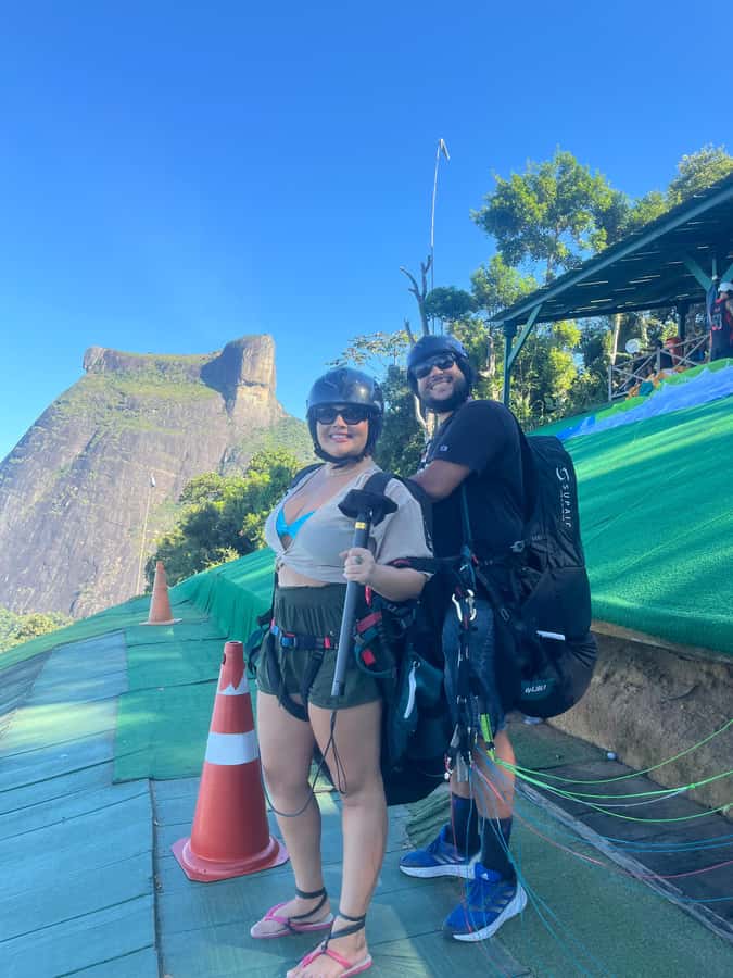 Rio de janeiro : Paragliding Tandem Flights over Rio - Landing at São Conrado: the calm finish and instant sharing
