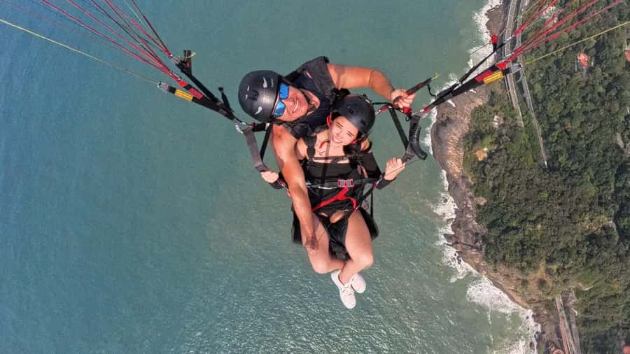 Rio de janeiro : Paragliding Tandem Flights over Rio - Getting there: Praia do Pepero to the flight club flow