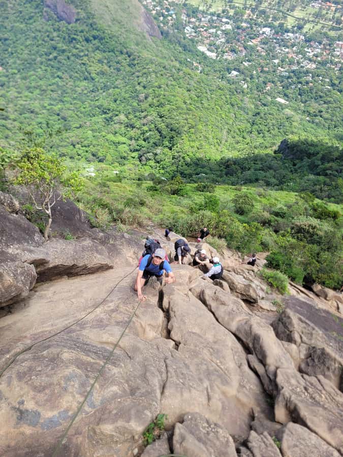 Rio de Janeiro: Pedra da Gávea - guided hike with best views - Carrasqueira climb: the technical section where you use the ropes