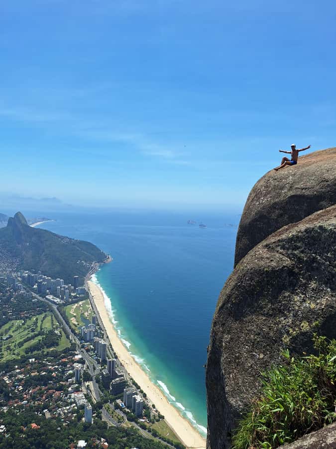 Rio de Janeiro: Pedra da Gávea - guided hike with best views - Summit time: your reward is not just photos